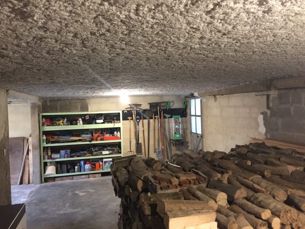 Isoler le plafond garage : techniques et isolants